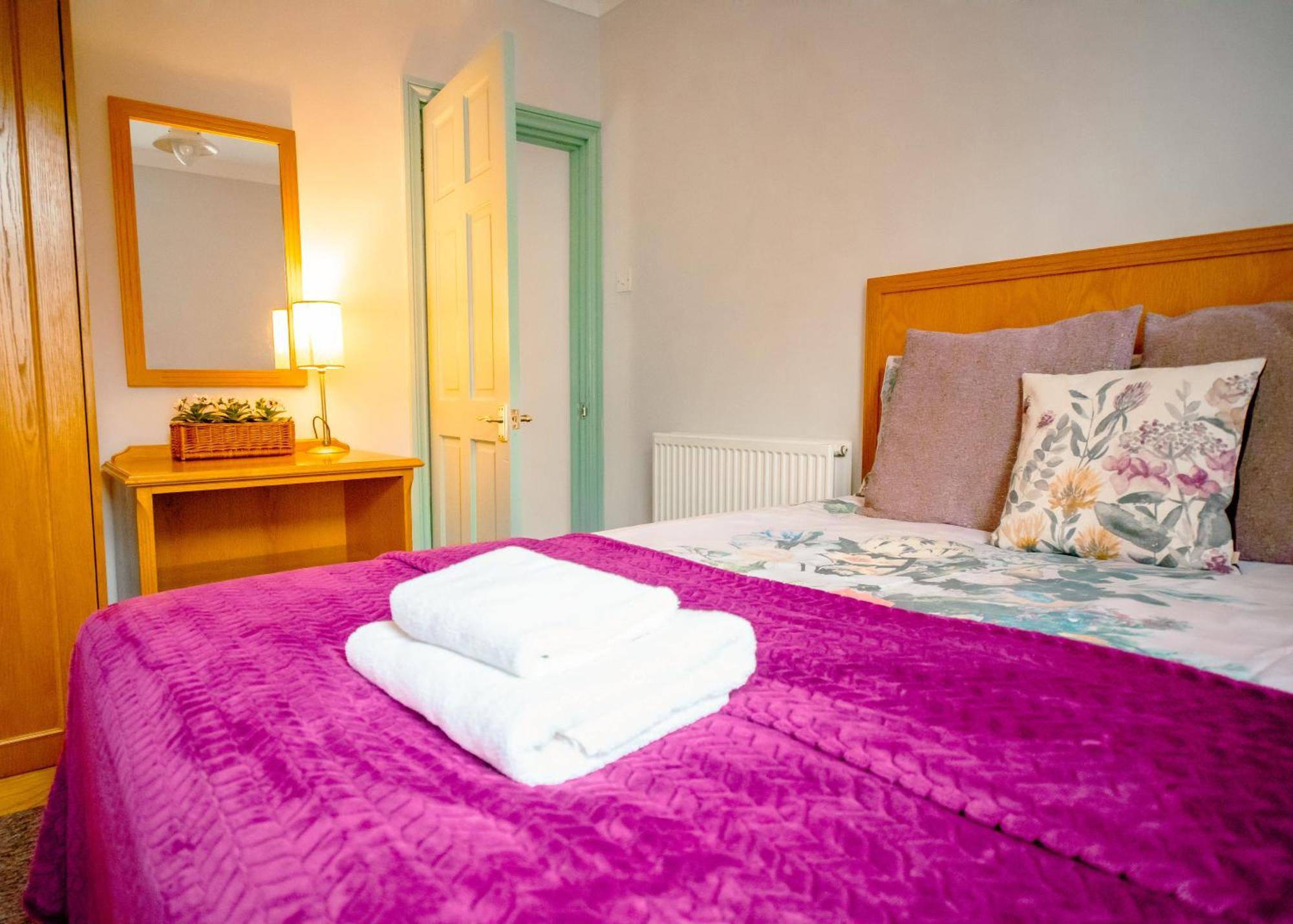 Purple Cloud Cottage Портсмът Екстериор снимка