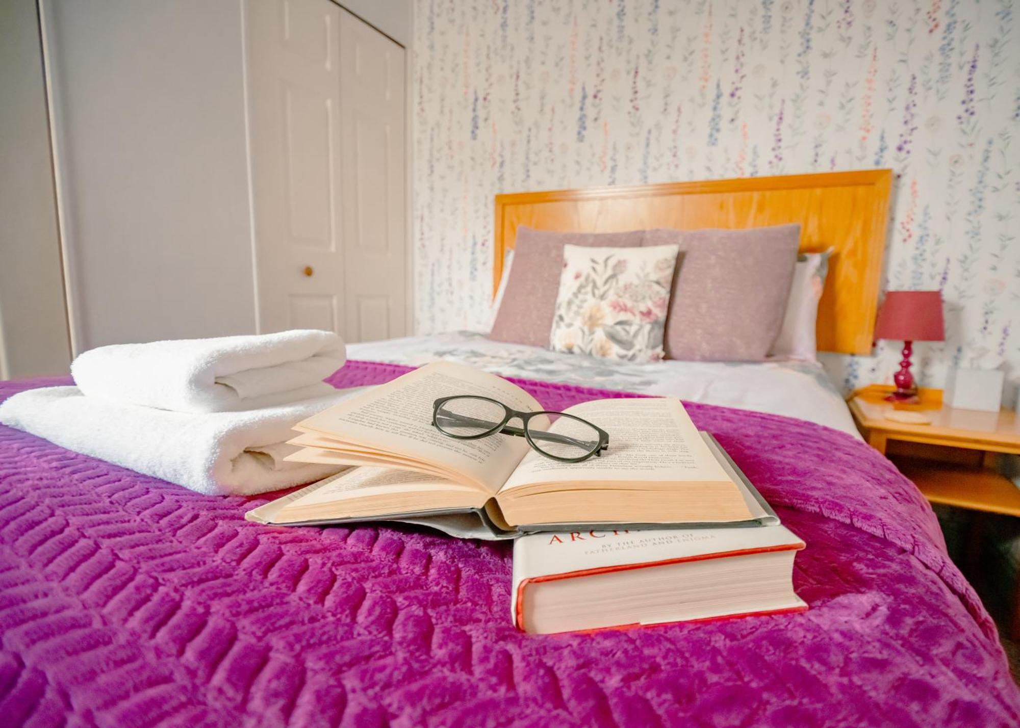 Purple Cloud Cottage Портсмът Екстериор снимка